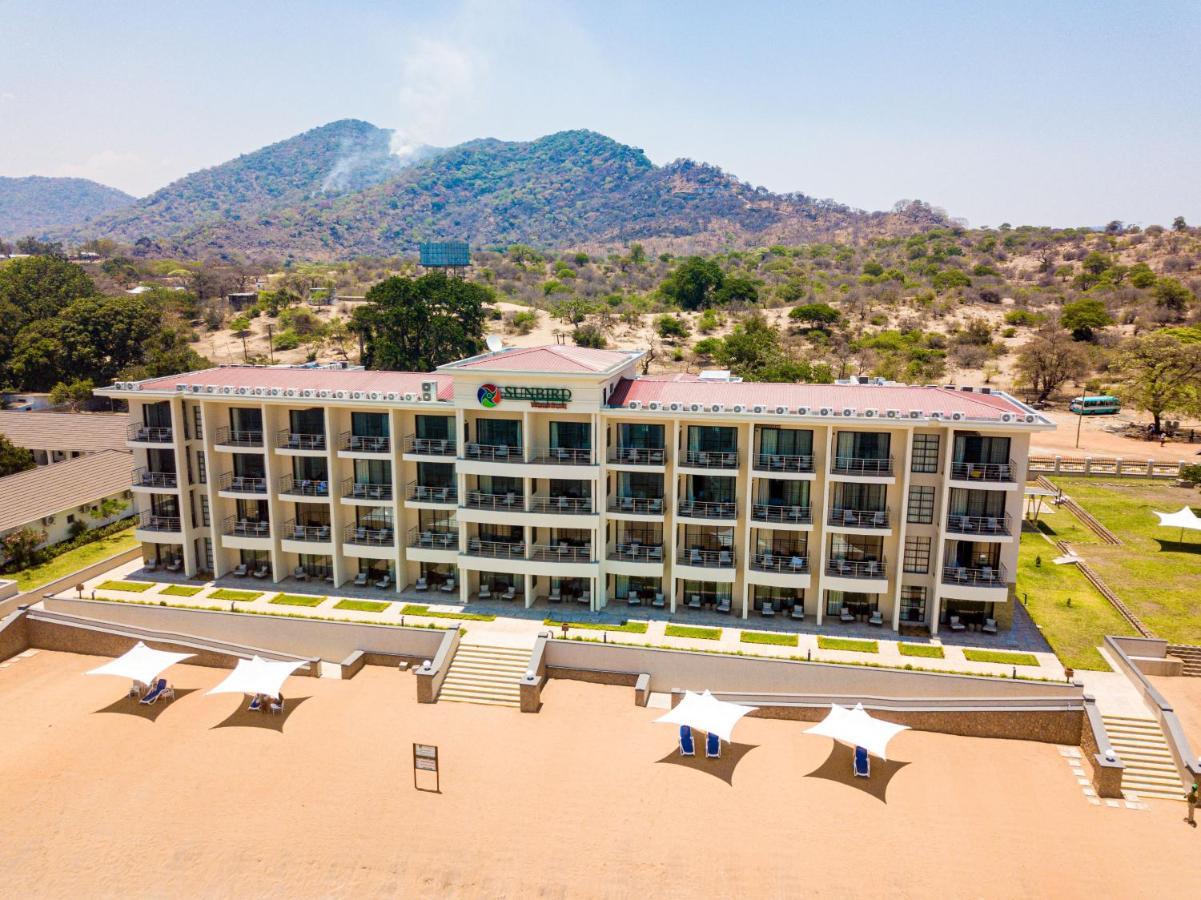 Hotel Sunbird Waterfront à Salima Extérieur photo